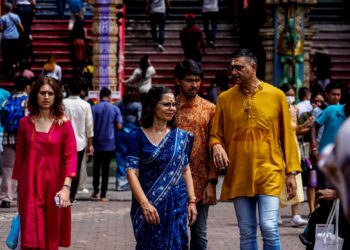 Kesetiaan masyarakat India di Malaysia tidak wajar dipersoal kerana ia telah dibuktikan menerusi pelbagai aspek dalam membangunkan negara maju dan harmoni sejak 66 tahun yang lalu. - GAMBAR HIASAN