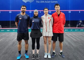 BEREGU campuran Malaysia, Syafiq-Aifa bertemu pasangan tuan rumah, Zhou Zhitao-Li Dongjin dalam aksi pembukaan Kumpulan B pada Sukan Asia di Hangzhou, China, hari ini. - Ihsan SRAM
