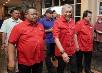 AHMAD Zahid  Hamidi ketika hadir pada perjumpaan khas bersama kepimpinan UMNO Bahagian Putrajaya di Putrajaya. - UTUSAN/FAISOL MUSTAFA