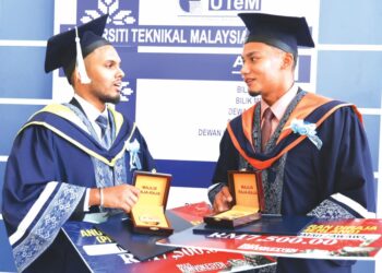 SYED ABRAR Syed Ahmad Zawawi dan M. Nahvin merupakan dua penerima Anugerah Pelajaran Diraja bagi Majlis Konvokesyen UTeM Ke-19 di Kampus Induk UTeM, Durian Tunggal, Melaka.
