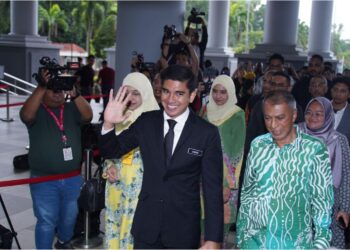 SYED Saddiq Syed Abdul Rahman tiba di Mahkamah Tinggi Kuala Lumpur bagi mengetahui keputusan kes bersubahat pecah amanah, salah guna harta dan pengubahan wang haram (AMLA). - UTUSAN/AMIR KHALID