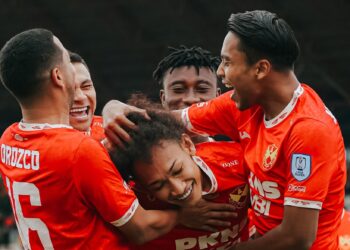 PEMAIN Selangor FC meraikan jaringan ketika berdepan Perak FC di Stadium MBPJ, hari ini.