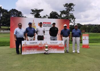 HO Yu Cheng (tiga dari kiri) muncul juara  Kejohanan Golf PKNS Selangor Masters 2023.
