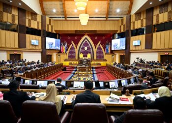 PERSIDANGAN DUN Terengganu akan berlangsung selama empat hari bermula semalam. - UTUSAN/PUQTRA HAIRRY ROSLI