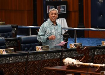 AHMAD Zahid Hamidi ketika sesi penggulungan di Dewan Rakyat hari ini. - JABATAN PENERANGAN
