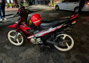 MOTOSIKAL jenis Yamaha 125ZR yang digunakan suspek untuk meragut seorang wanita di Jalan Melaka Raya 23, Melaka.