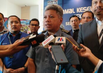 RAJA NURSHIRWAN Zainal Abidin bercakap kepada pemberita pada Majlis Perasmian Penutupan Seminar dan TTX Eksesais Latih Amal Keselamatan Menyeluruh (Ex Comsec) 2023 di Banda Hilir, Melaka. - UTUSAN/MUHAMMAD SHAHIZAM TAZALI