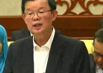CHOW Kon Yeow ketika membentangkan Bajet 2024 Pulau Pinang pada sidang DUN di George Town, Pulau Pinang hari ini.
