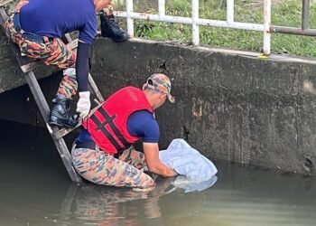 MAYAT Muhammad Danish Mohd. Faizal ditemukan dalam longkang besar di Taman Desa Baru berhampiran Hospital Melaka.