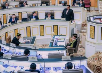 AB. RAUF Yusoh membentangkan Belanjawan 2024 Melaka ketika Sidang DUN Melaka di Seri Negeri, Ayer Keroh, Melaka.