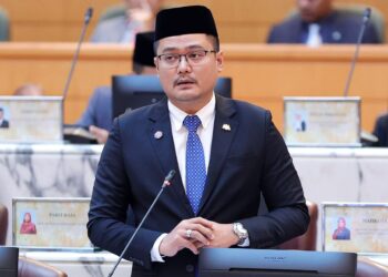 MOHD. HAIRI MAD SHAH menjawab soalan pada Sidang DUN Johor di Kota Iskandar, Iskandar Puteri.