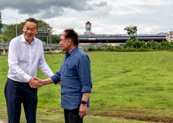 Thailand mengajak Malaysia menyertai projek jambatan darat ketika Anwar Ibrahim ke bertemu rakan sejawatnya, Srettha Thavisin di Sadao, Thailand, Isnin lalu.