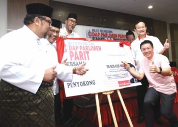 PENUBUHAN DAP Parit merupakan satu sejarah kerana ditubuhkan di kawasan hampir 100 peratus Melayu di Perak Tengah yang terkenal dengan semangat Melayunya.