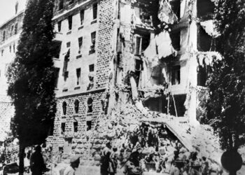 HOTEL King David terletak tidak jauh dari Al-Quds pernah dibom oleh pengganas Zionis pada 22 Julai 1946. 
– AFP