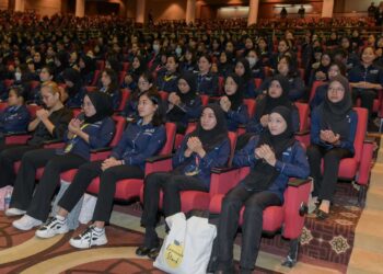 DUA universiti awam utama di Sabah dan Sarawak termasuk  Universiti Malaysia Sabah (UMS) masih belum mempunyai fakulti undang-undang. 
– FACEBOOK UNIVERSITI MALAYSIA SABAH