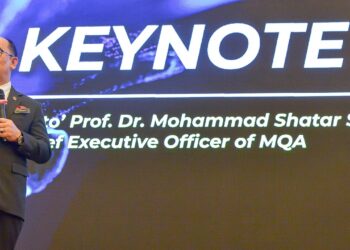 Mohammad Shatar ketika menyampaikan ucaptama pada  Persidangan Antarabangsa MQA (MQAIC 2023) di Kota Kinabalu, baru-baru ini.