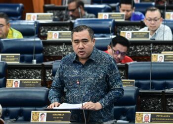 ANTHONY Loke menggulung perbahasan Rang Undang-Undang (RUU) Perbekalan 2024 di peringkat dasar bagi kementerian itu di Dewan Rakyat hari ini. -GAMBAR JABATAN PENERANGAN MALAYSIA