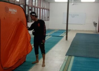 SEBUAH PPS telah dibuka di Sekolah Agama Felda Jelai 4, Gemas, Tampin susulan kejadian banjir yang melanda kawasan itu sejak petang tadi.