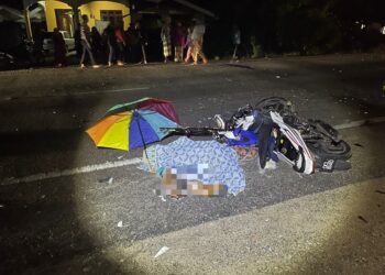 MAYAT salah seorang mangsa yang maut   dalam kemalangan di Jalan Kandis-Tok Bali, Bachok, Kelantan semalam.