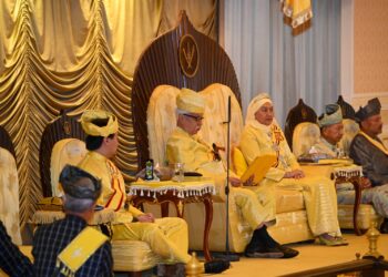 TUANKU Muhriz Ibni Almarhum Tuanku Munawir sewaktu bertitah pada Istiadat Ulangan Penghulu Luak Tanah Mengandung Mengadap dan Menjunjung Duli Tahun 2023 di Balairung Seri, Istana Besar Seri Menanti, Kuala Pilah hari ini.-GAMBAR/JABATAN PENERANGAN NEGERI SEMBILAN.