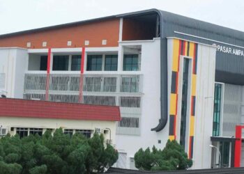 MAJLIS Mesyuarat Kerajaan Negeri Sembilan memutuskan Pasar Ampangan dipilih sebagai premis runcit produk IKS. – UTUSAN/NUR SHARIEZA ISMAIL.