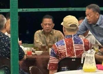 GAMBAR yang dipercayai pertemuan ADUN UMNO Sabah bersama Hajiji Noor yang tular dalam media sosial