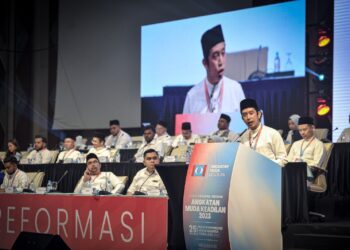 ADAM Adli ketika berucap pada Kongres Nasional Tahunan AMK 2023 di Putrajaya. - UTUSAN/FAIZ ALIF ZUBIR