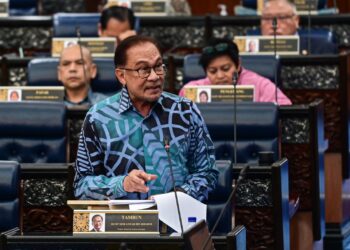 ANWAR Ibrahim semasa menggulung perbahasan Rang Undang-Undang (RUU) Perbekalan 2024 di peringkat dasar bagi Kementerian Kewangan di Dewan Rakyat. GAMBAR JABATAN PENERANGAN MALAYSIA