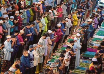 SEMUA masjid di Terengganu perlu mengadakan bacaan Qunut Nazilah setiap kali solat Jumaat dan solat hajat bermula Jumaat ini.