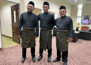 TIGA Exco dari Bersatu menyatakan sokongan penuh terhadap pentadbiran Menteri Besar, Mohd. Shukri Ramli.- UTUSAN/MOHD. HAFIZ ABD. MUTALIB