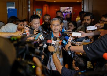 FAHMI Fadzil bercakap kepada pemberita selepas Kongres Nasional Tahunan PKR Ke-17 di PUTRAJAYA. - UTUSAN/FAISOL MUSTAFA