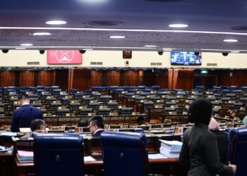 MESYUARAT Dewan Rakyat lengang tanpa kehadiran ahli Parlimen pembangkang pada sesi pertanyaan-pertanyaan bagi jawab lisan hari ini. -GAMBAR JABATAN PENERANGAN MALAYSIA