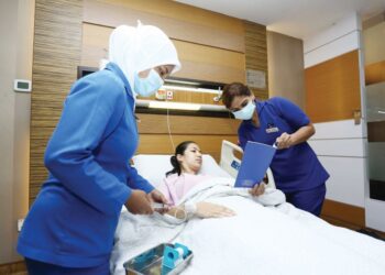 KPJ Ipoh menjadi pilihan ramai kerana fasiliti dan kepakaran doktor yang ditawarkan hospital pakar itu. - UTUSAN/MUHAMAD NAZREEN SYAH MUSTHAFA