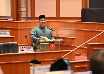 MUHAMMAD Sanusi ketika membentangkan Belanjawan Kedah 2024 pada persidangan DUN Kedah di Wisma Darul Aman, Alor Setar.