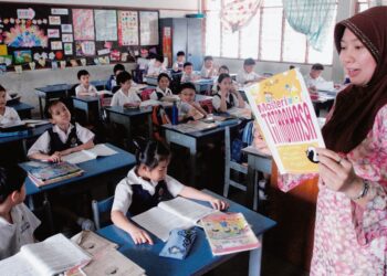 SARANAN kerajaan untuk mempertingkat kecekapan berbahasa Melayu di sekolah vernakular tidak seharusnya dicurigai dari apa-apa jua sudut.