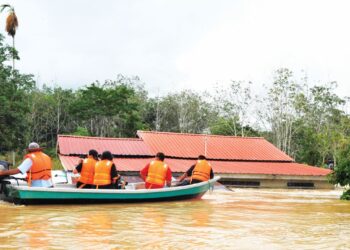 DIHARAP semua pihak dapat meningkatkan tahap kesiapsiagaan bagi menghadapi segala kemungkinan luar jangka ketika banjir. – UTUSAN/RAJA JAAFAR ALI