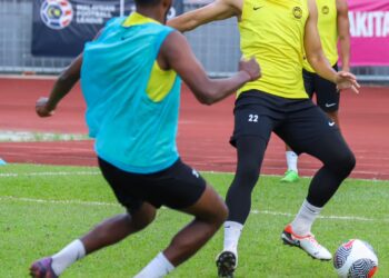 AKSI Ubaidullah Shamsul Fazili ketika sesi latihan skuad Bawah 23 tahun di Stadium Bolasepak Kuala Lumpur Cheras, semalam.-IHSAN FAM