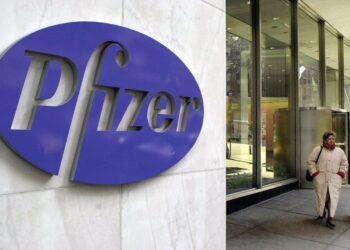 PFIZER dituduh mengelirukan keberkesanan vaksin Covid-19 yang digunakan secara meluas di Amerika Syarikat. - AFP