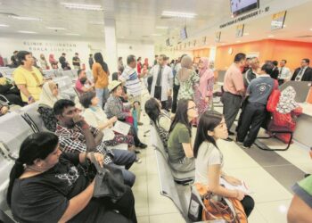 PESAKIT memerlukan antara tiga hingga empat
jam untuk membuat rawatan di Klinik Kesihatan (KK).