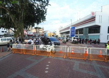 BEBERAPA jalan utama di Banda Hilir, Melaka ditutup selama 54 jam bermula petang Jumaat sehingga tengah malam Ahad.