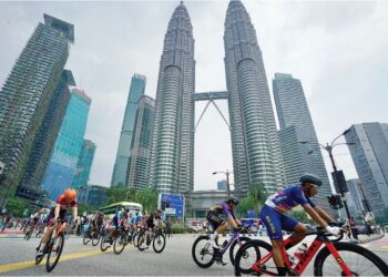 PENGANJURAN sukan bertaraf dunia boleh memacu sektor pelancongan negara seterusnya mengukuhkan  pertumbuhan ekonomi. 
– GAMBAR HIASAN