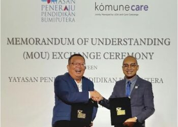 MAJLIS pertukaran dokumen kerjasama antara Yayasan Peneraju Pendidikan Bumiputera dan Komune Care.