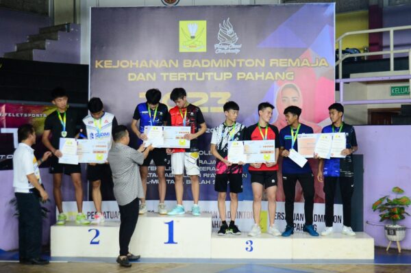 15 pemain remaja Persatuan Badminton Pahang ungguli Kejohanan Badminton Remaja Pahang 2023