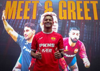 AYRON Del Valle meledak 23 gol sepanjang saingan Liga Super musim ini mengatasi dua percabar terdekatnya Bergson yang mengumpul 21 gol serta Forestieri 19 gol. - UTUSAN