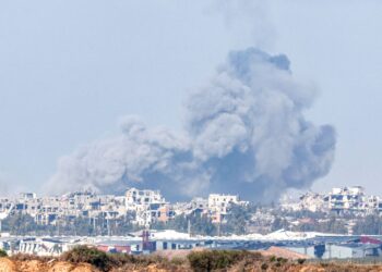 SERANGAN tentera Israel yang menyasarkan tempat-tempat awam  menyebabkan tiada lagi lokasi yang selamat di Semenanjung Gaza, Palestin. – AFP