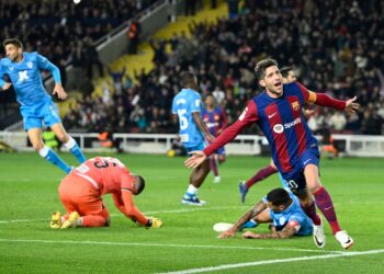 PEMAIN Barcelona, Sergi Roberto meraikan jaringan kemenangan ke atas Almeria pada aksi La Liga Sepanyol di Stadium Olimpic Lluis Companys, Barcelona awal pagi tadi. – AFP