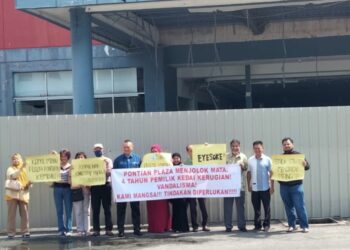 SEBAHAGIAN pemilik lot kedai di Plaza Pontian yang ditutup sejak lima tahun lalu menuntut keadilan supaya tidak terus mengalami kerugian.