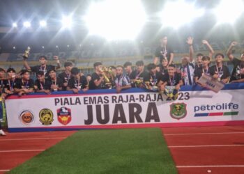 PAHANG muncul juara Piala Emas Raja-raja edisi ke-101 selepas menewaskan Terengganu 4-1 di Stadium Darul Makmur di Kuantan, Pahang.