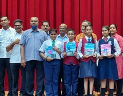 Agih buku percuma bantu perkasa Bahasa Tamil di Pulau Pinang