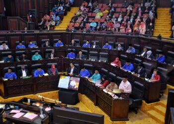 AMINUDDIN Harun ketika membentangkan Belanjawan Negeri Sembilan Tahun 2024 yang bertemakan Bersama Membina Negeri Madani hari ini.-UTUSAN/MOHD. SHAHJEHAN MAAMIN.